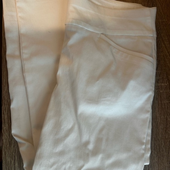 Chico's White Perfect Stretch Capri  Pants - Picture 4 of 8